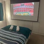 Private Cinema Room Minutes From Wembley Stadium