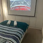 Private Cinema Room Minutes From Wembley Stadium